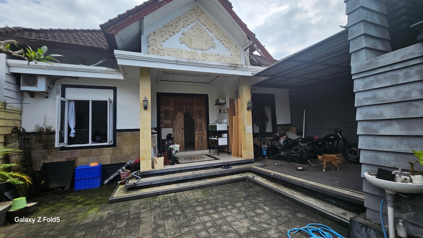 Properti terdaftar untuk dijual atau disewa - Rumah Semi Villa Siap Huni Di Tegal Jaya 