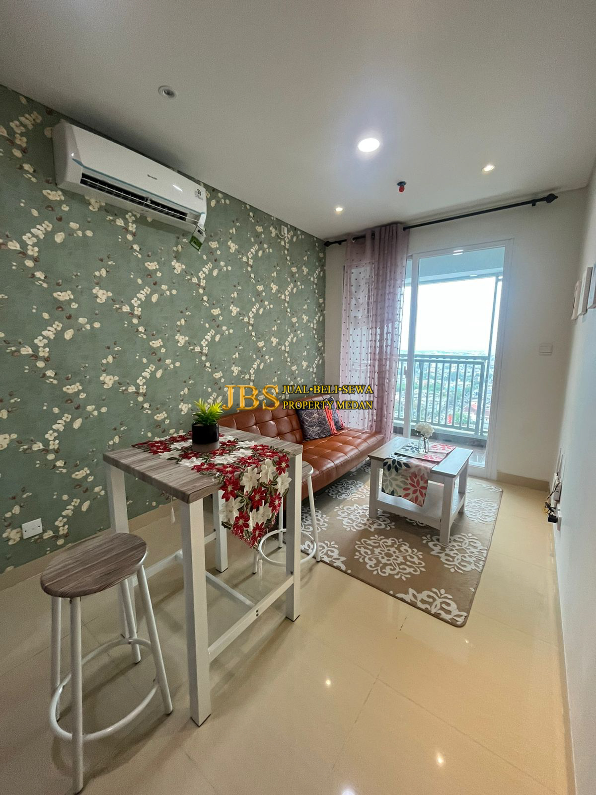 Properti terdaftar untuk dijual atau disewa - Dijual Cepat!! Apartemen The Reiz Condo Uk. 50m2