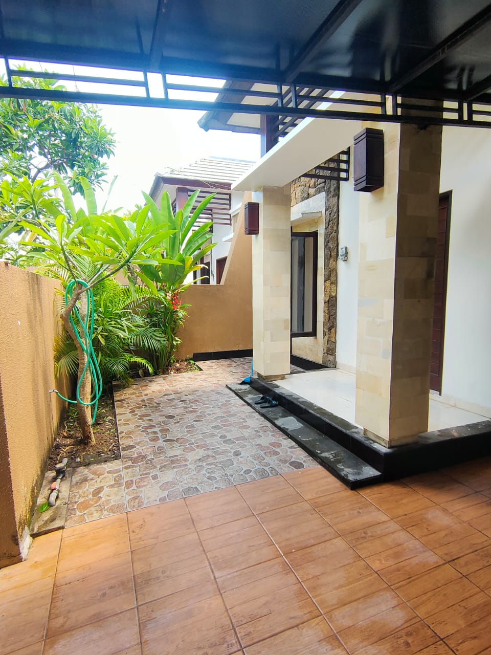 Properti terdaftar untuk dijual atau disewa - Rumah Kawasan Elite One Gate System Siap Huni Di Nusa Dua 