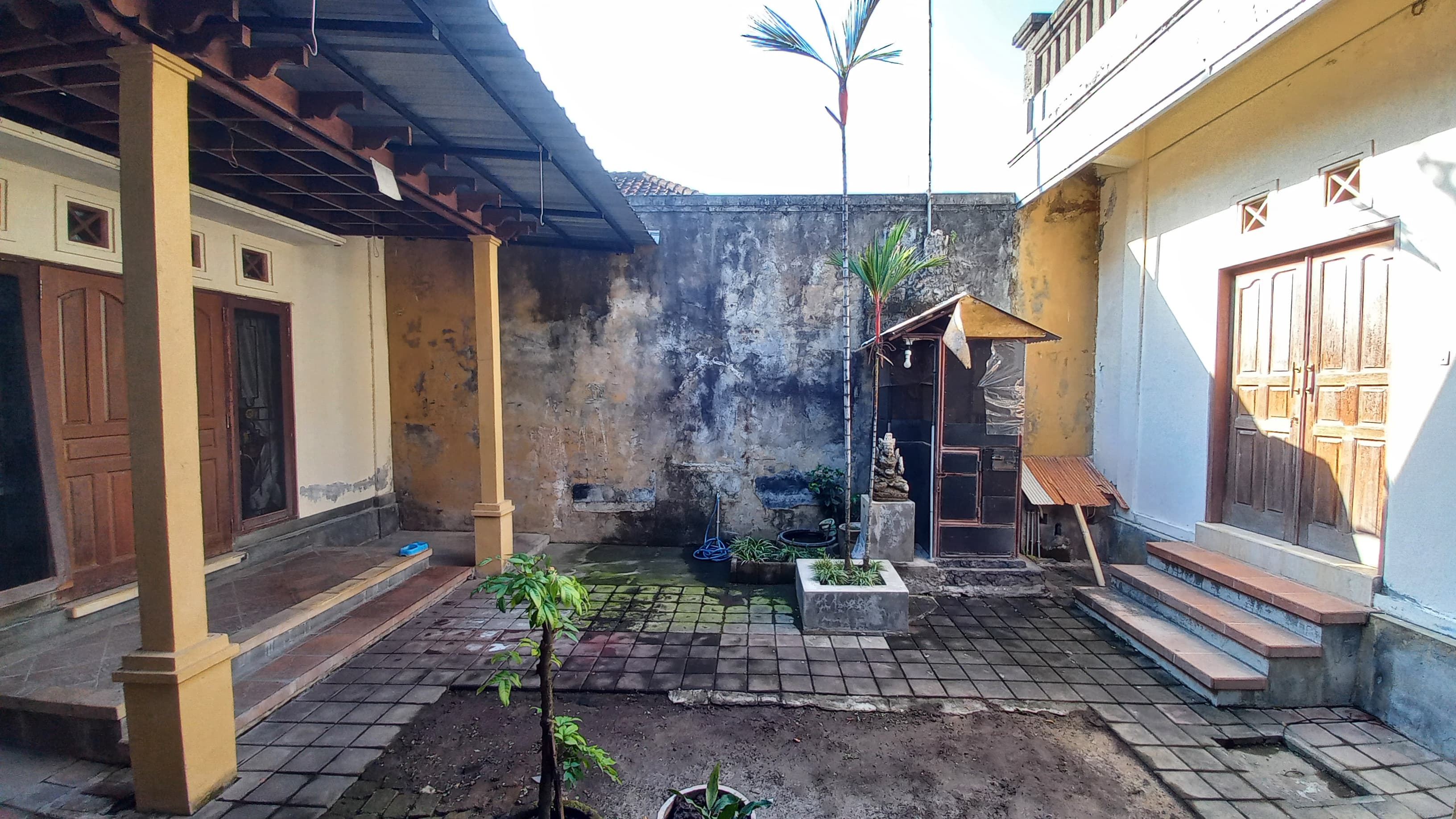 Properti terdaftar untuk dijual atau disewa - Rumah Full Furnished 2 Lantai Siap Huni 5 Menit Ke Renon 