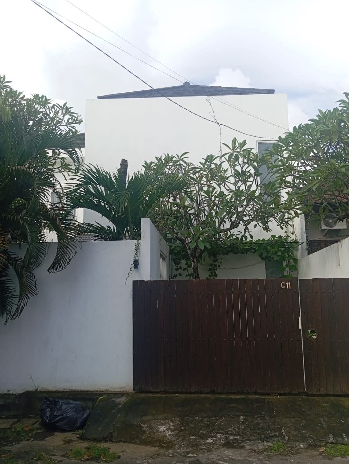 Properti terdaftar untuk dijual atau disewa - Rumah Semi Villa 2 Lantai Lokasi Strategis Gunung Soputan Denpasar Dekat Seminyak