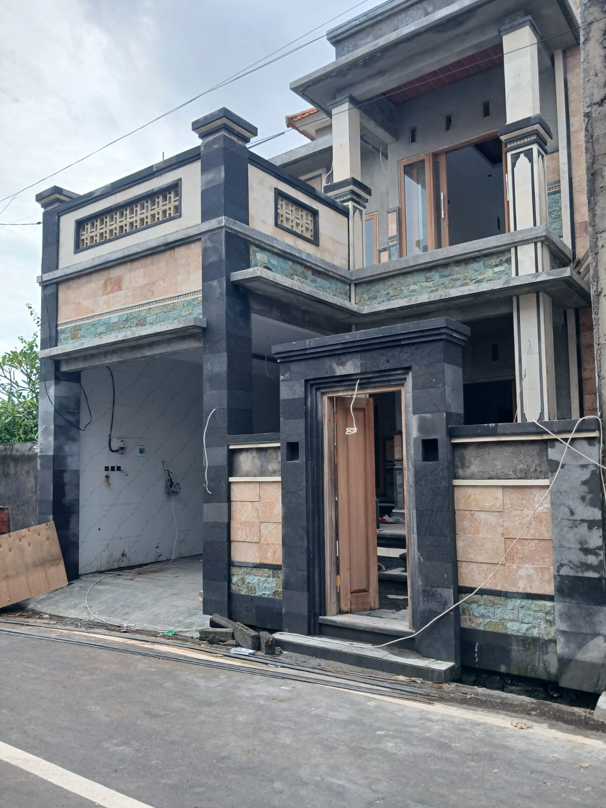 Properti terdaftar untuk dijual atau disewa - Rumah Baru Siap Huni Gatsu Timur – Akses Mobil Papasan