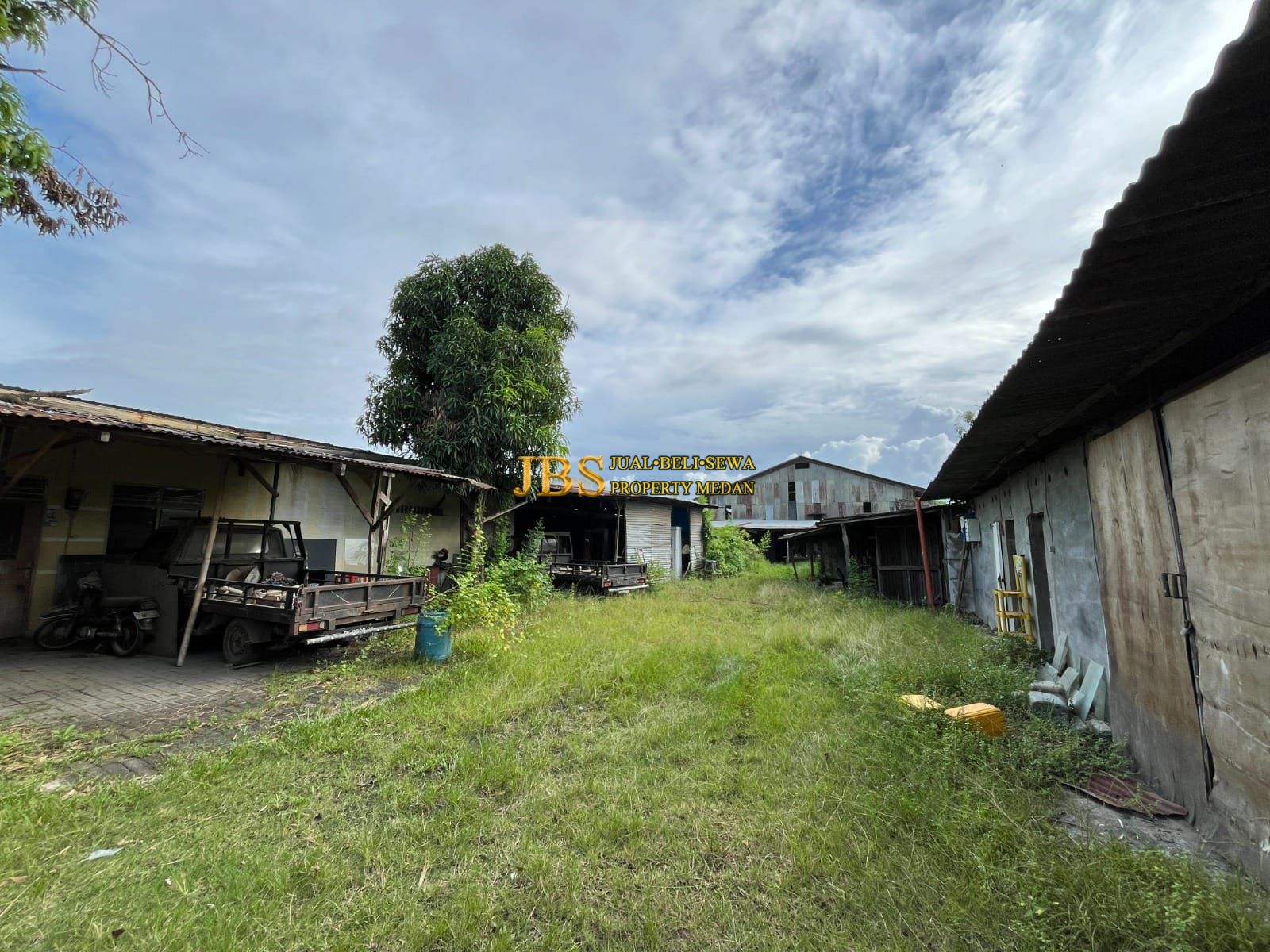 Properti terdaftar untuk dijual atau disewa - Dijual Gudang 2 Tingkat Di Daerah Mabar Jalan Suasa Tengah/ Metal