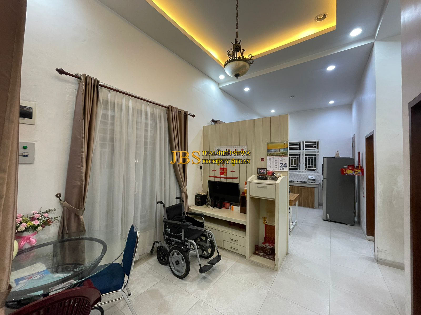 Properti terdaftar untuk dijual atau disewa - Dijual/disewakan Rumah Hook 1 Tingkat Di Komplek Cemara Hijau Jalan Metal