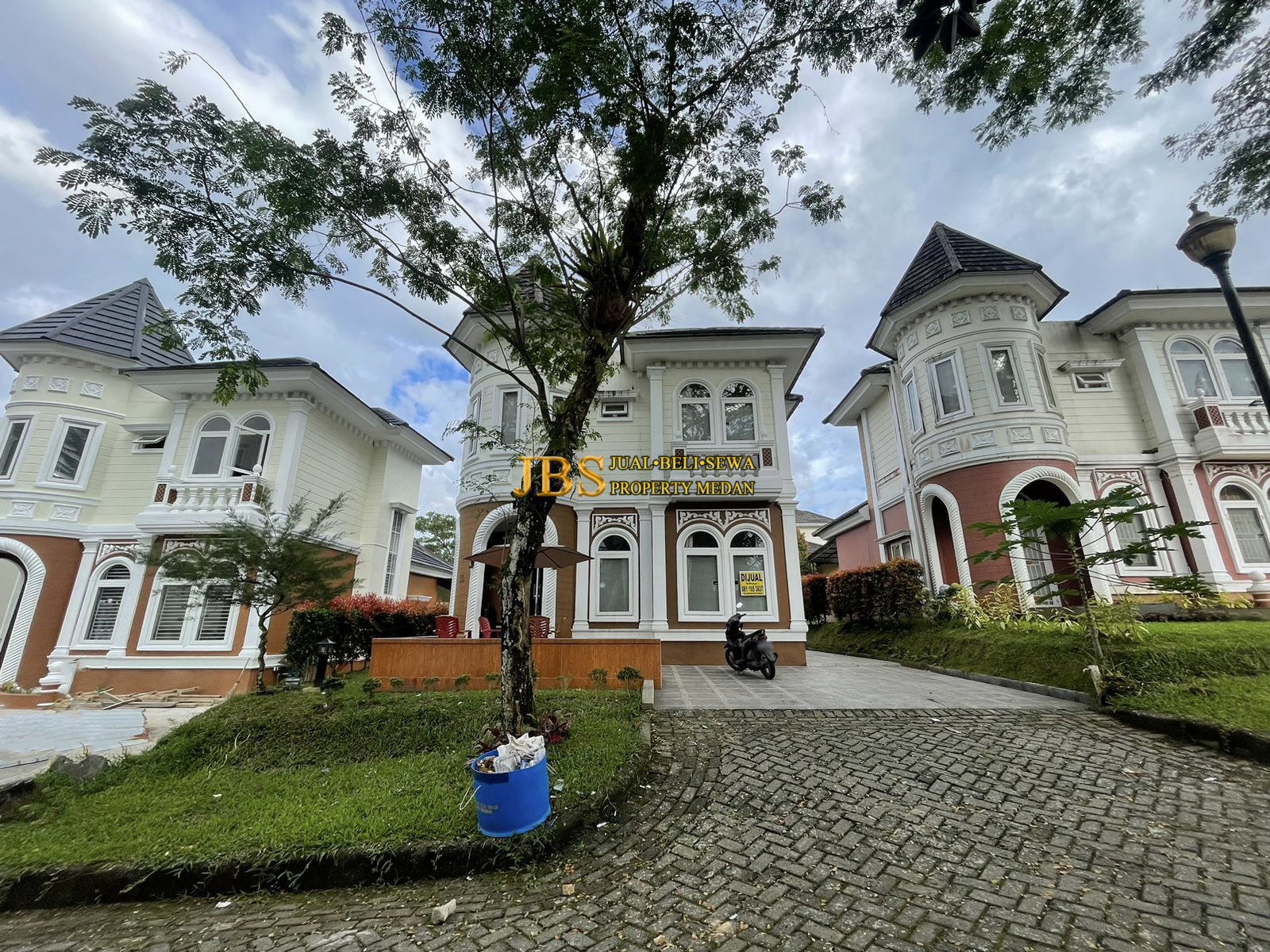 Properti terdaftar untuk dijual atau disewa - Dijual Villa Komplek Green Hill City - Sibolangit Jalan Danau Biru 2