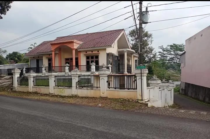 Properti terdaftar untuk dijual atau disewa - Rumah Patemon Gunungpati Semarang 