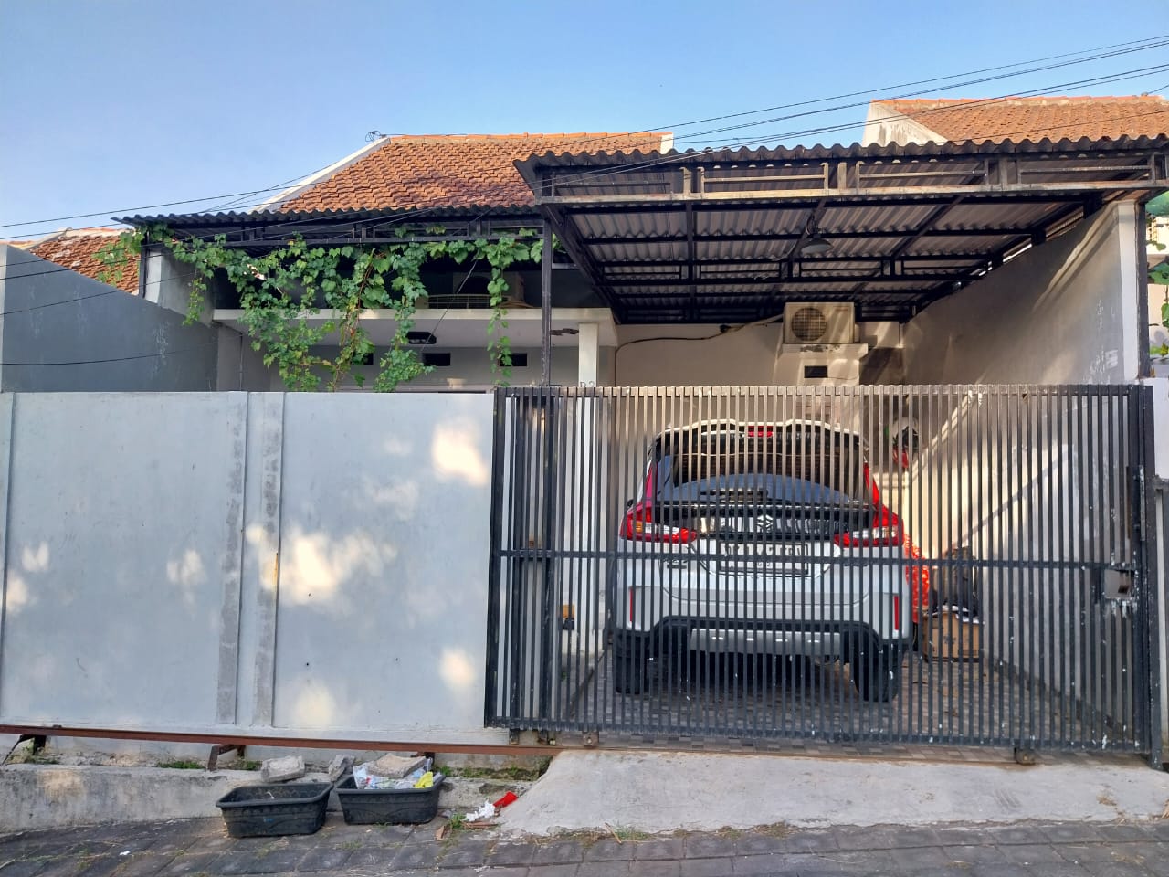 Properti terdaftar untuk dijual atau disewa - Rumah Modern Minimalis