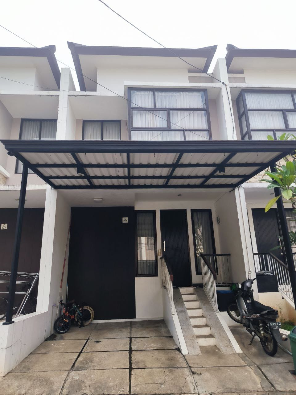 Properti terdaftar untuk dijual atau disewa - Rumah Full Furnished Strategis Dalam Cluster Area Serpong 