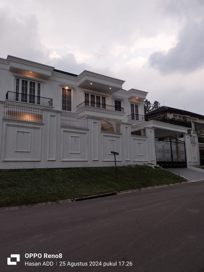 Properti terdaftar untuk dijual atau disewa - Dijual Rumah Mewah Classic Di Kawasan Exclusive Cluster Sentul City, Bogor