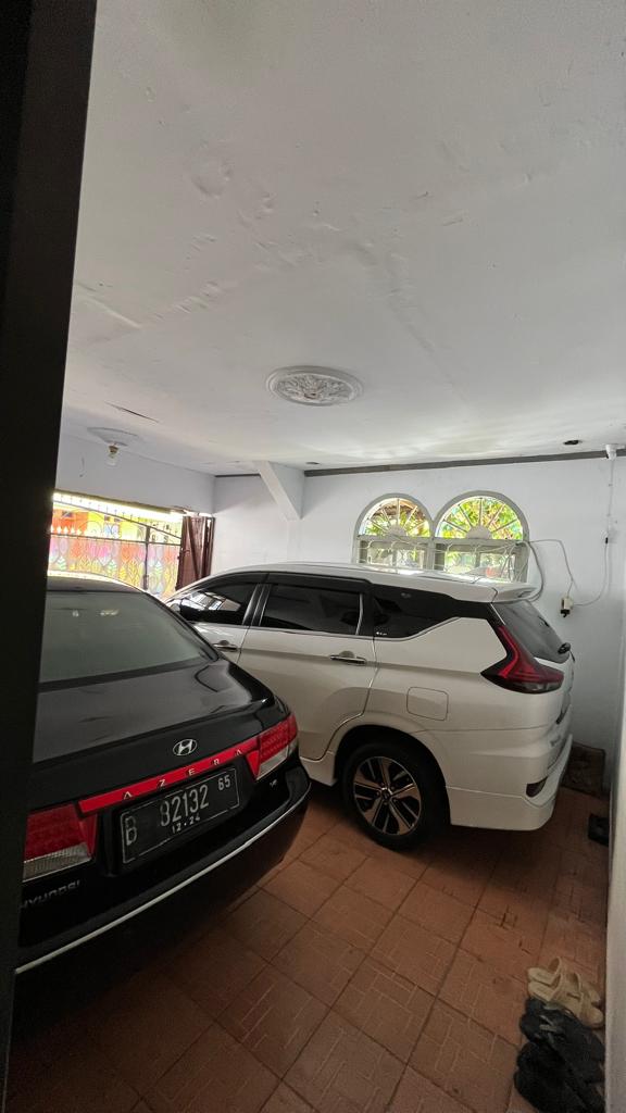 Properti terdaftar untuk dijual atau disewa - Rumah Strategis 2 Lantai Kebon Jeruk 