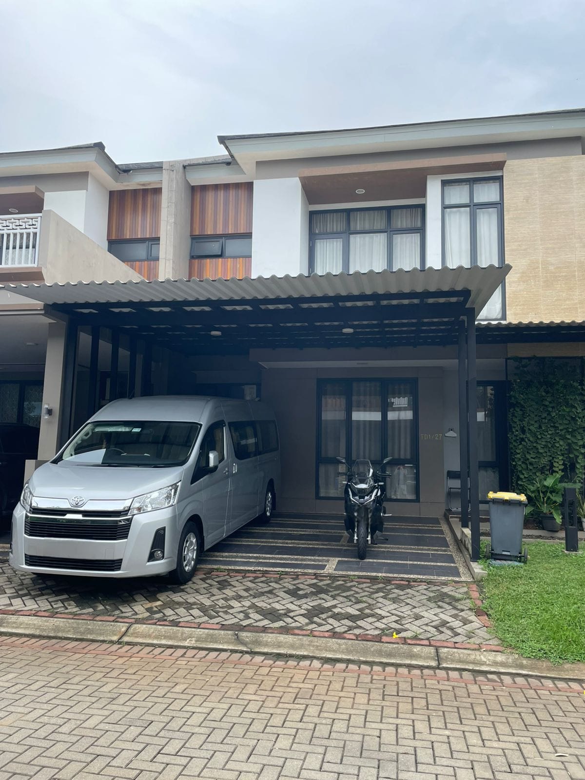 Properti terdaftar untuk dijual atau disewa - Rumah Bagus Cantik Siap Huni Dalam Cluster