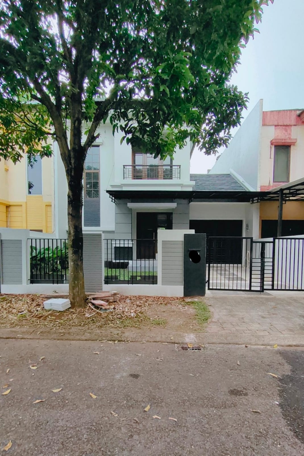 Properti terdaftar untuk dijual atau disewa - Rumah Siap Huni Lokasi Strategis Di Delatinos Bsd 
