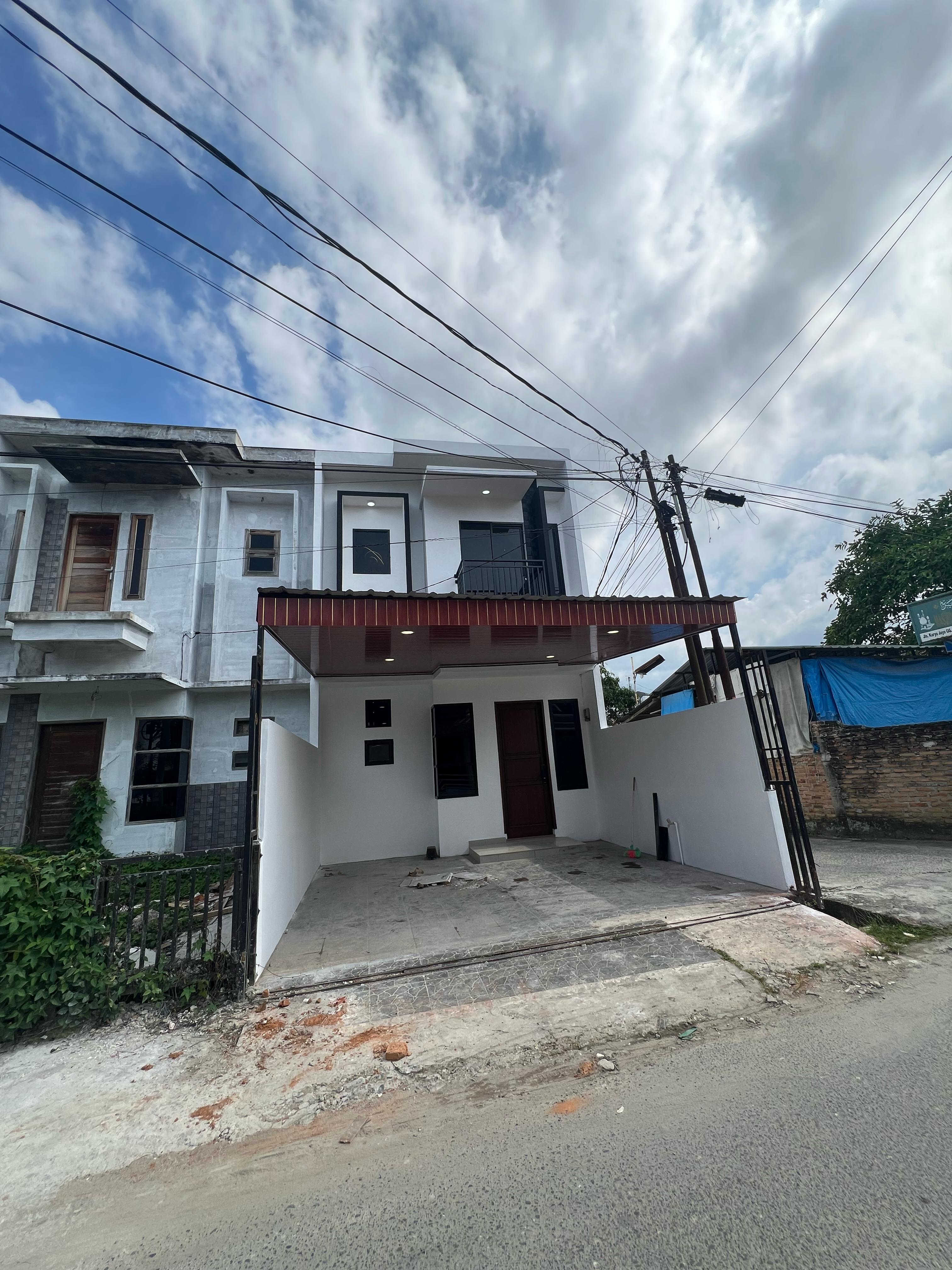 Properti terdaftar untuk dijual atau disewa - Rumah 2 Lantai Siap Huni, Posisi Hook Di Medan Johor