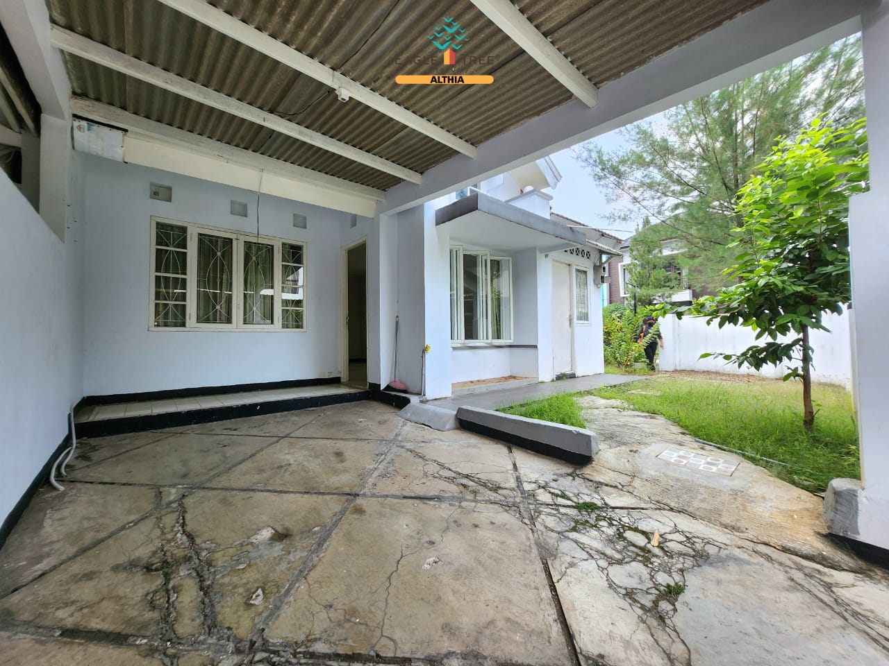 Properti terdaftar untuk dijual atau disewa - Dijual Rumah Murah Posisi Hoek Dalam Cluster Graha Raya Bintaro