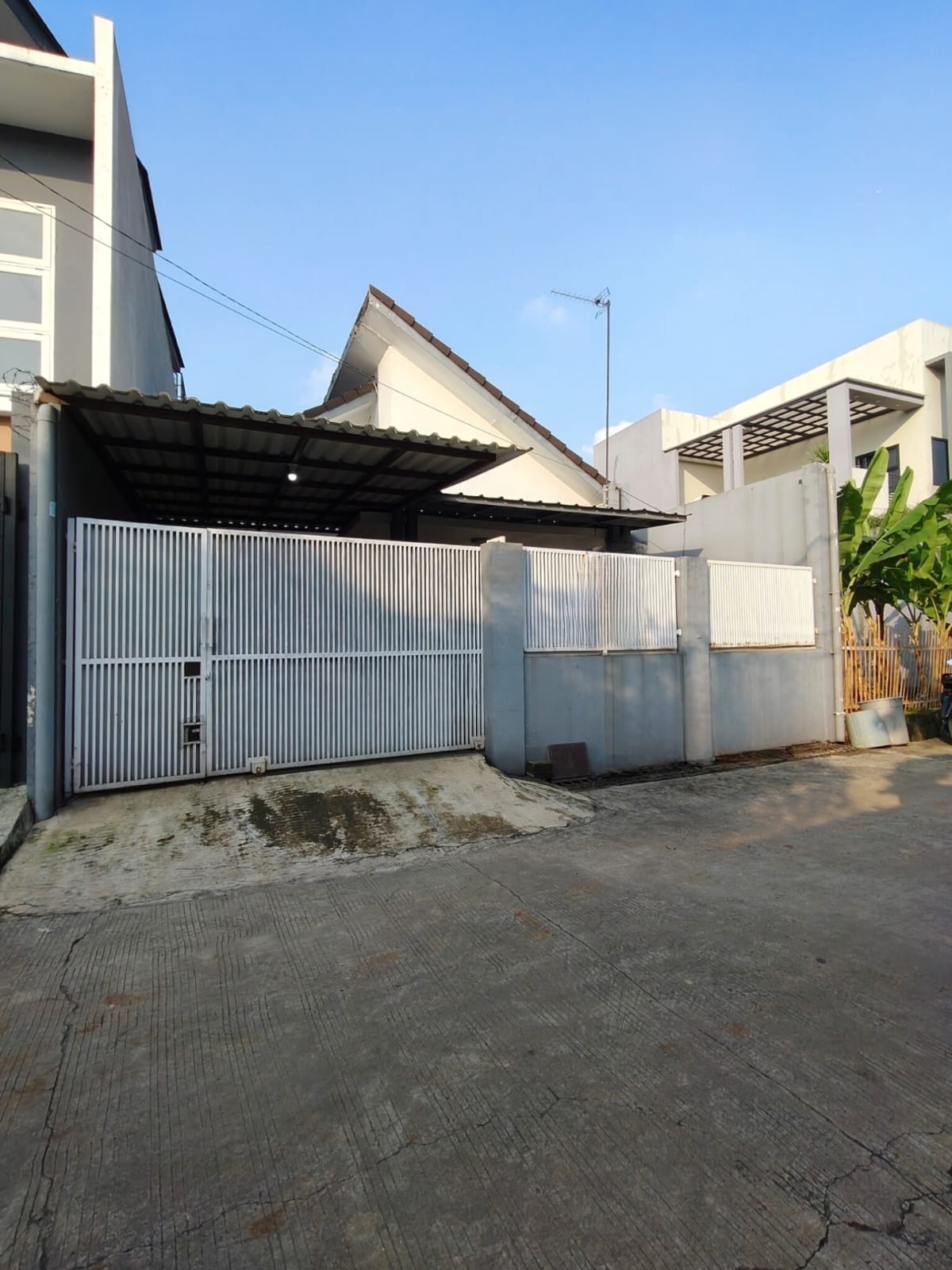 Properti terdaftar untuk dijual atau disewa - Rumah Secondary Dalam Cluster Di Cilangkap Jaktim 