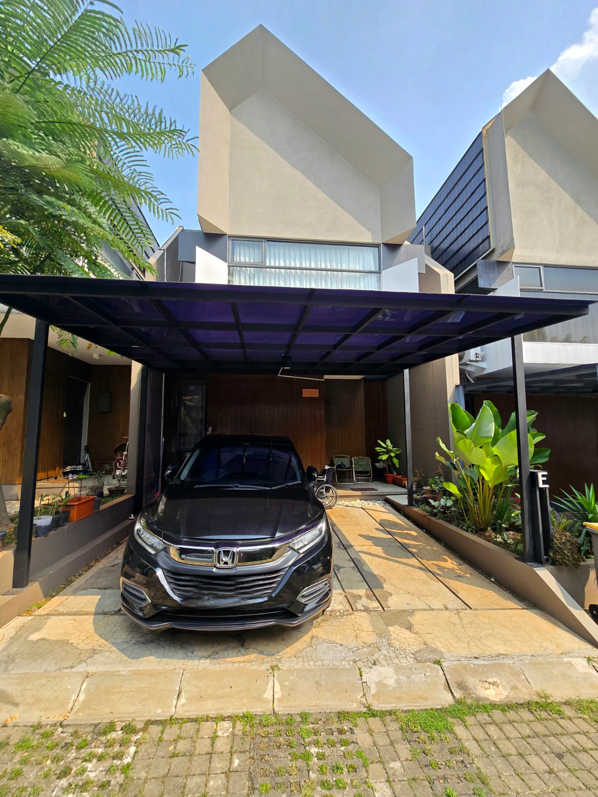 Properti terdaftar untuk dijual atau disewa - Rumah Fully Furnished Dalam Townhouse Di Bambu Apus Jaktim 
