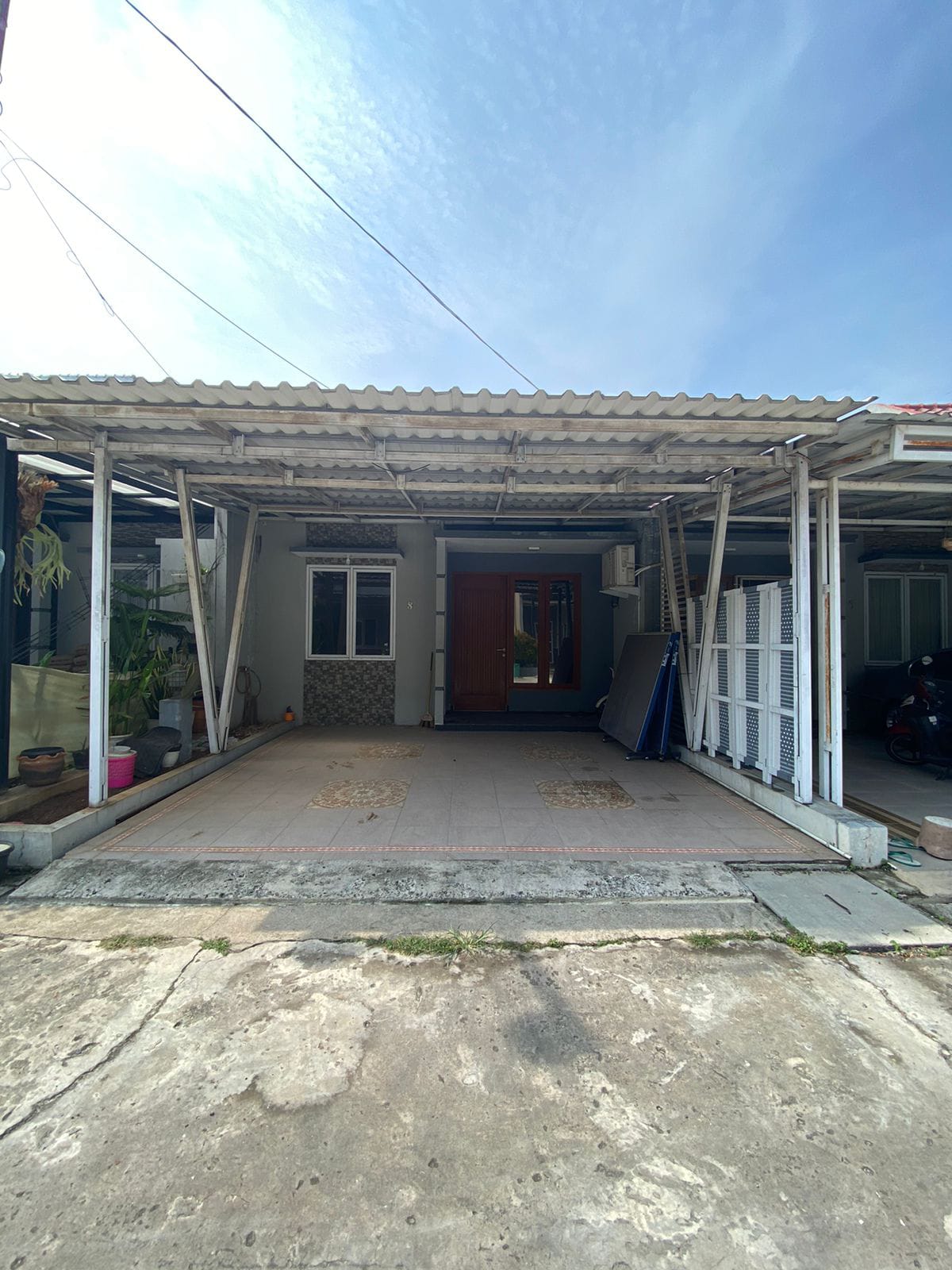 Properti terdaftar untuk dijual atau disewa - Rumah Second Siap Huni Tanah Luas Di Pamulang Tangsel 
