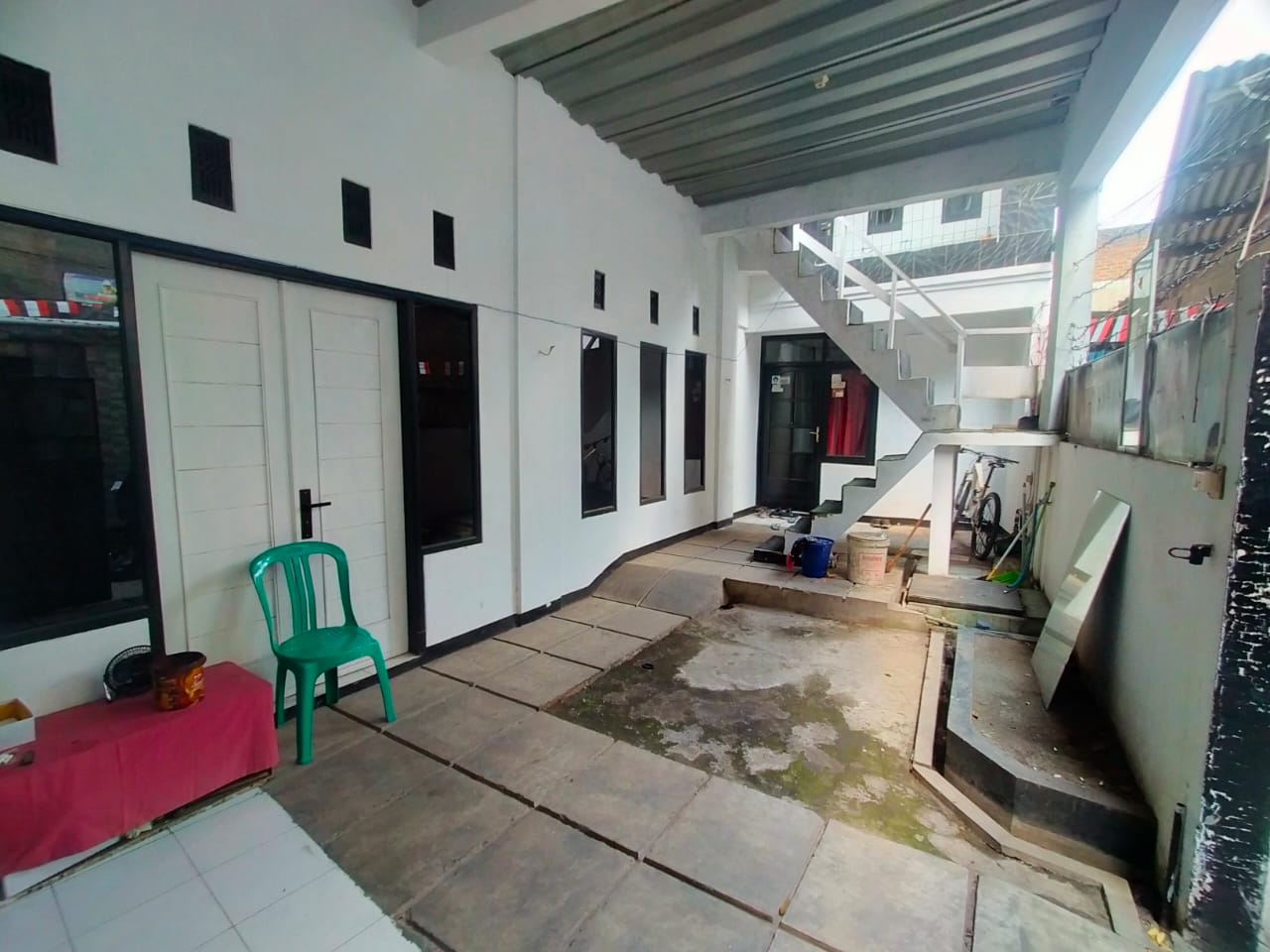 Properti terdaftar untuk dijual atau disewa - Di Jual Cepat Rumah Kontrakan 4 Pintu Kiara Condong Babakan Sari Dkt Kiara Artha Park ,bersih Terawat Bagus Cck U/investasi,full Terisi 