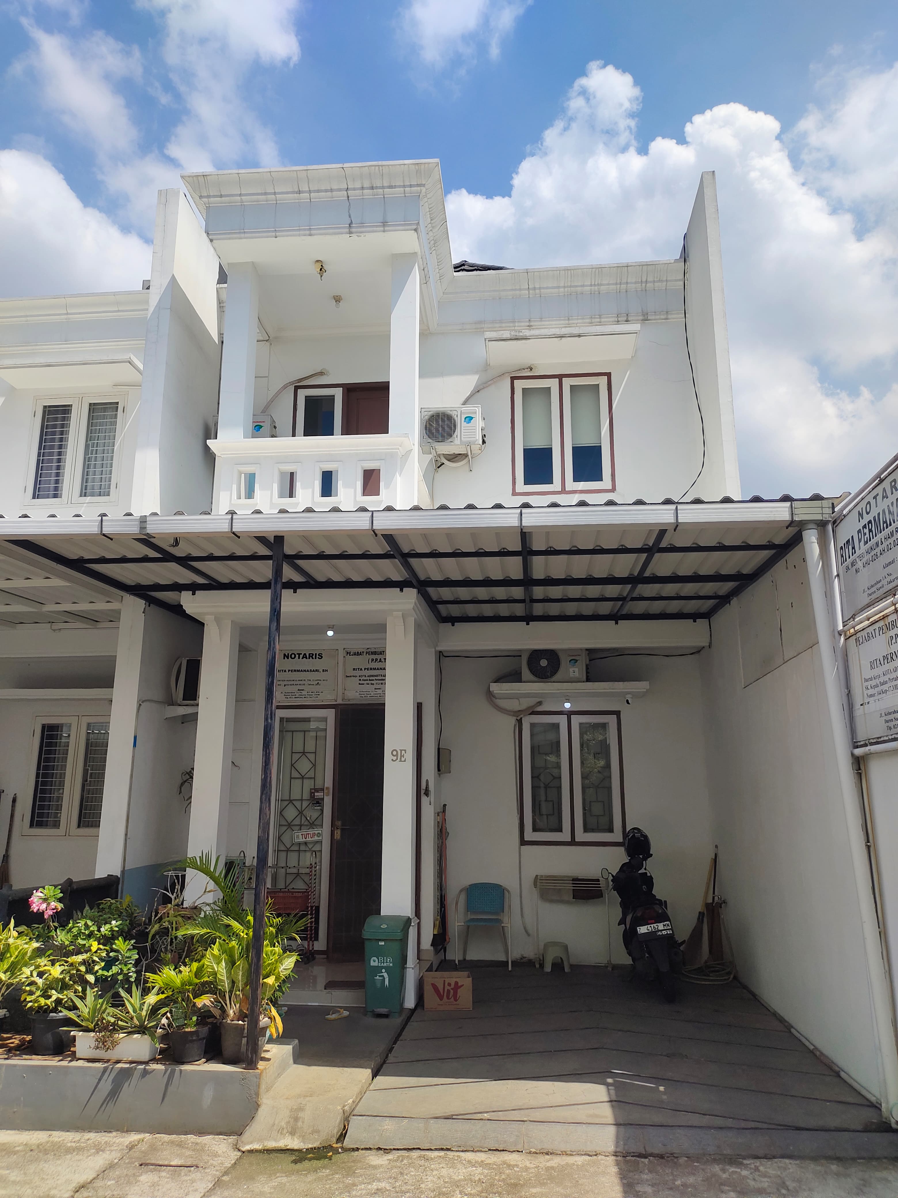 Properti terdaftar untuk dijual atau disewa - Rumah Second Dalam Cluster Di Duren Sawit Jaktim 