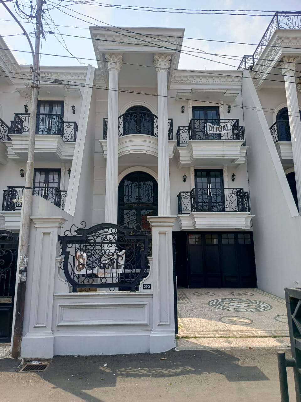Properti terdaftar untuk dijual atau disewa - Rumah Mewah American Classic Single House Di Jagakarsa Jaksel 