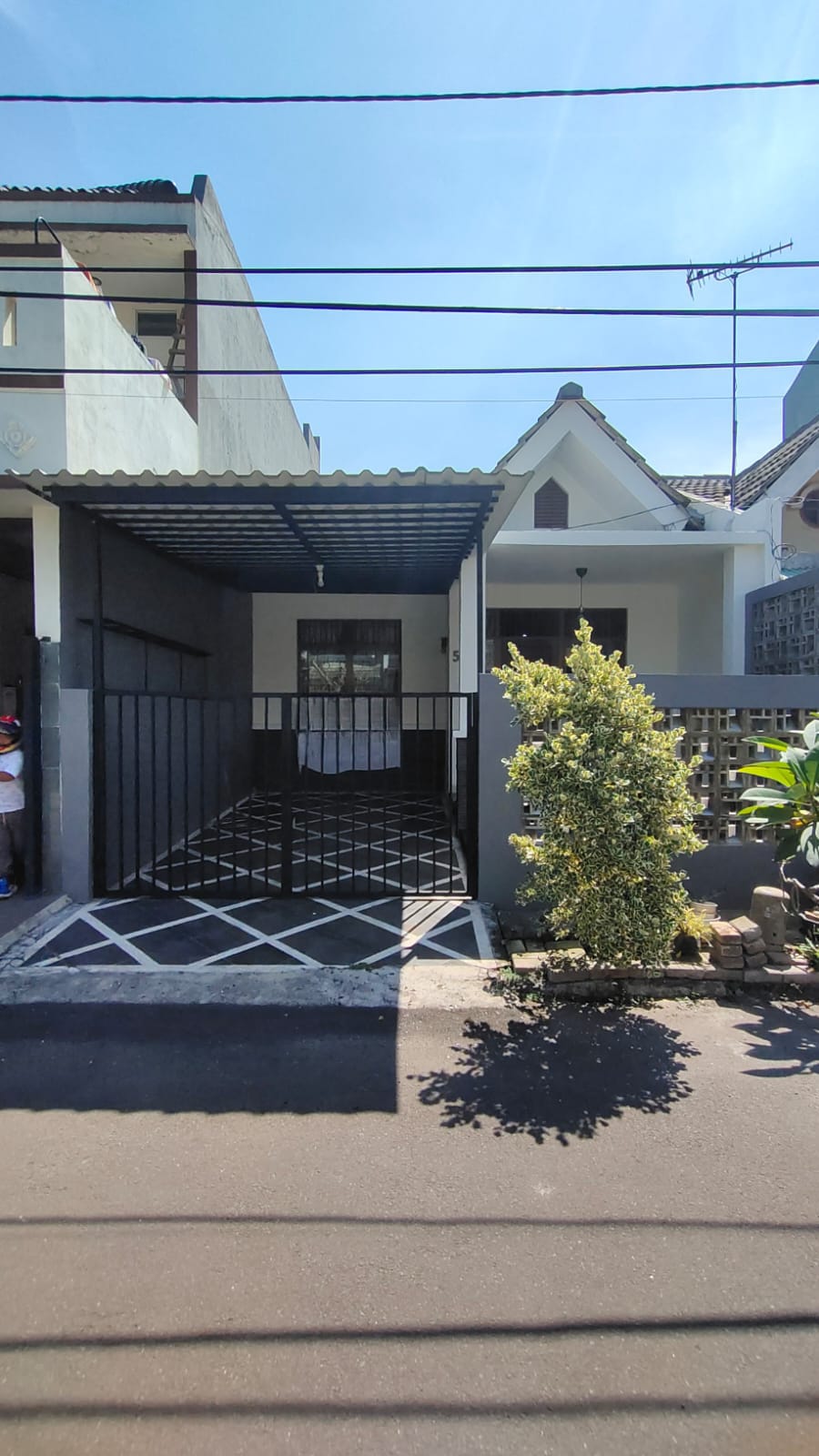 Properti terdaftar untuk dijual atau disewa - Rumah Siap Huni Lokasi Strategis Di Kencana Loka Bsd 
