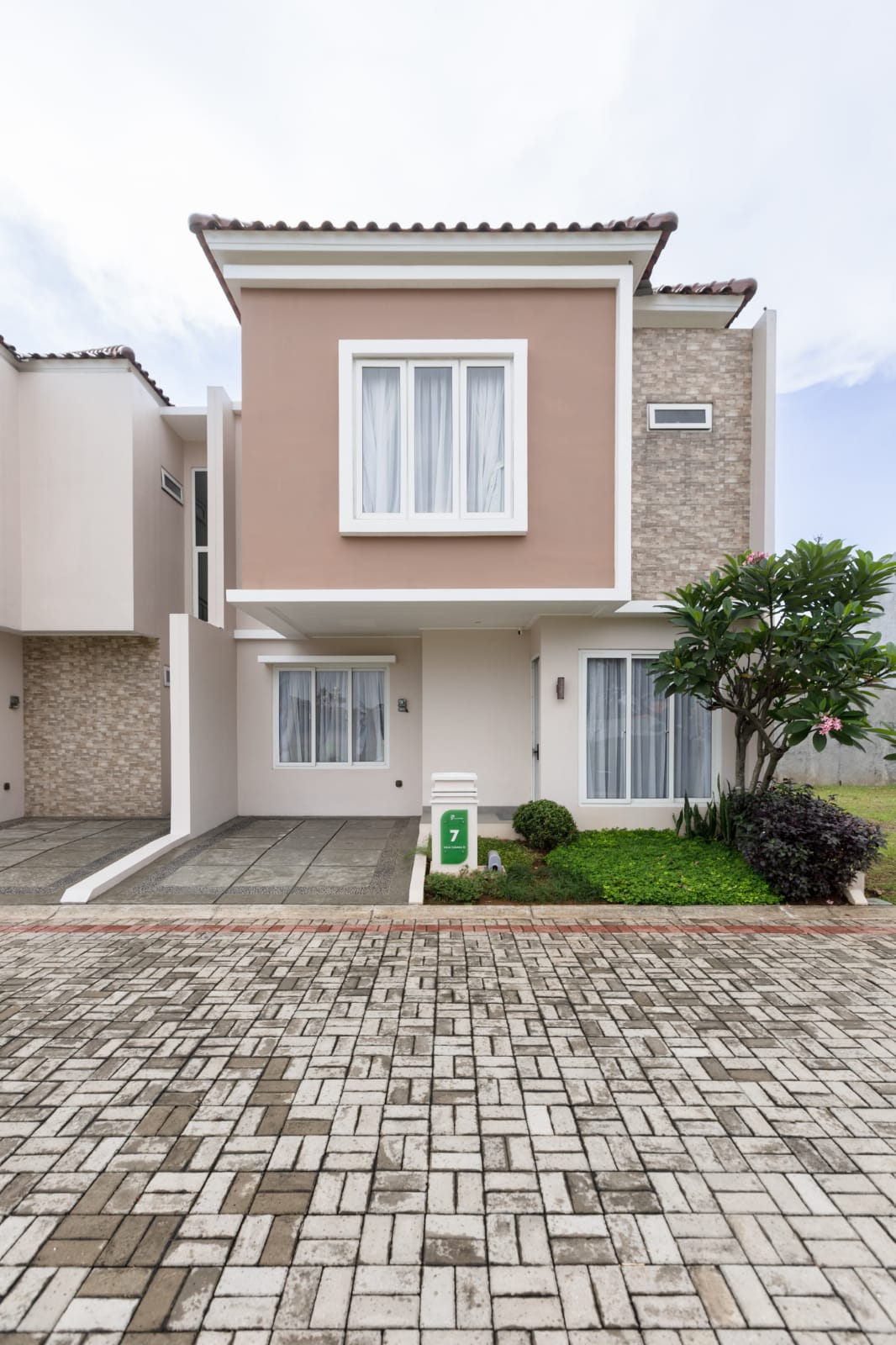 Properti terdaftar untuk dijual atau disewa - Rumah Cantik Minimalis Dekat Alam Sutera & Graha Bintaro 