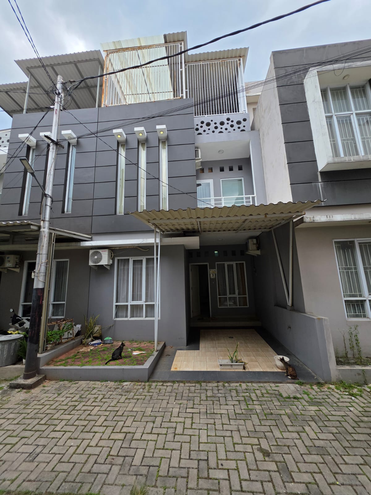 Properti terdaftar untuk dijual atau disewa - Rumah Siap Huni Dalam Cluster Di Area Bintaro 