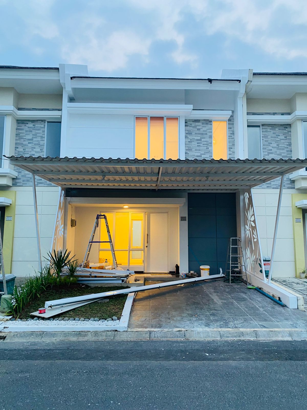 Properti terdaftar untuk dijual atau disewa - Rumah Baru Renovasi Dalam Komplek Besar Paradise Serpong City 