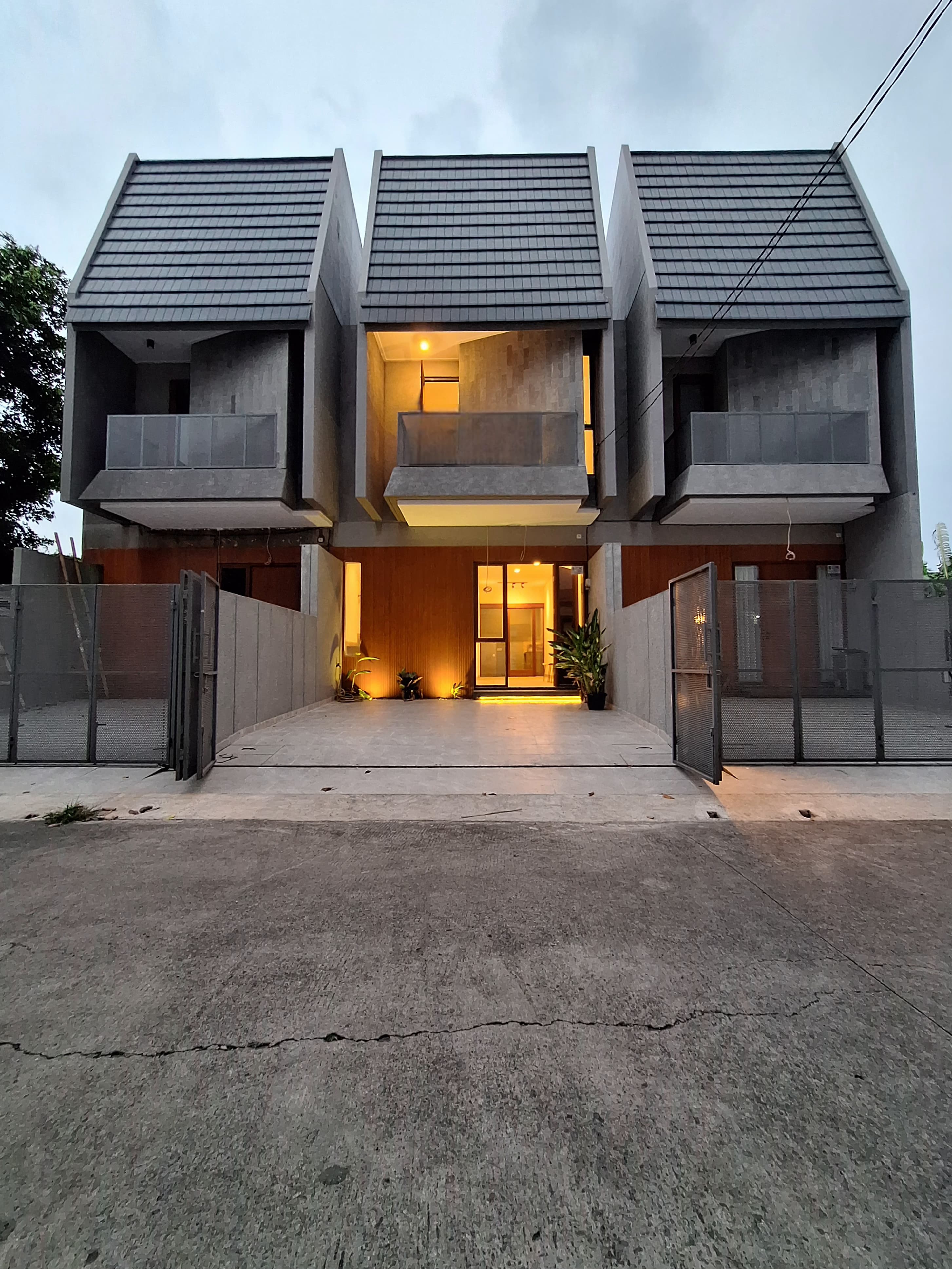 Properti terdaftar untuk dijual atau disewa - Rumah Minimalis Modern Dalam Komplek Di Kodau Jati Asih Bekasi