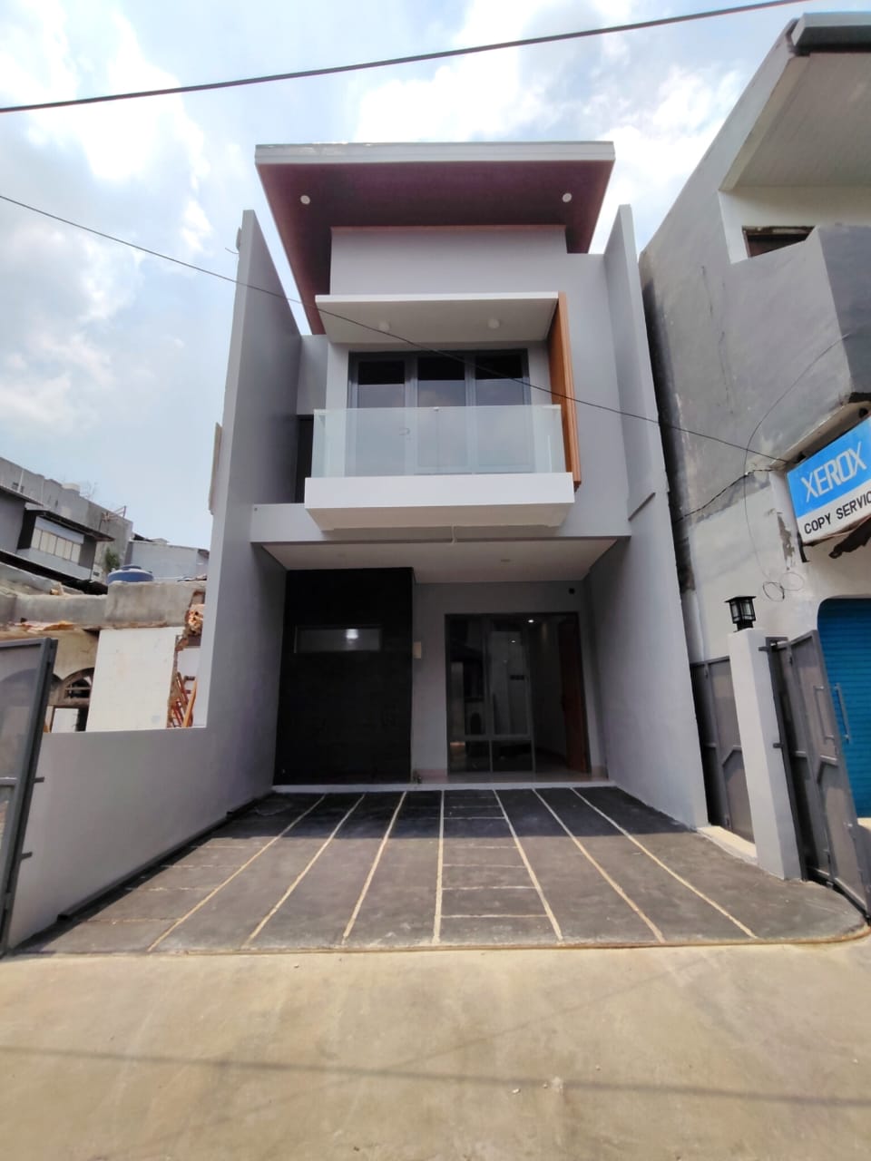Properti terdaftar untuk dijual atau disewa - Rumah Baru Modern Minimalis Dalam Komplek Di Pasar Minggu Jaksel 