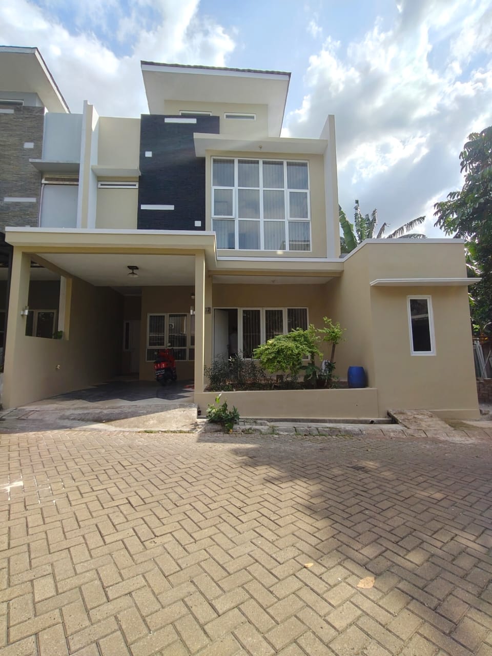 Properti terdaftar untuk dijual atau disewa - Rumah 2 Lantai Dalam Cluster Di Pondok Kelapa Jaktim 