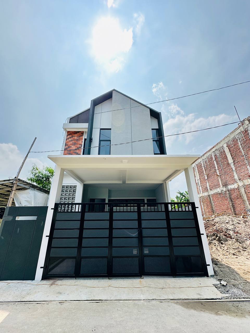 Properti terdaftar untuk dijual atau disewa - Rumah 2 Lantai Termurah Di Area Pondok Cabe Tangsel 