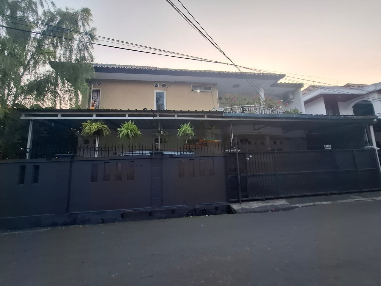 Properti terdaftar untuk dijual atau disewa - Dijual Rumah Di Srengseng Dekat Mall, Kampus, Tol, Rs