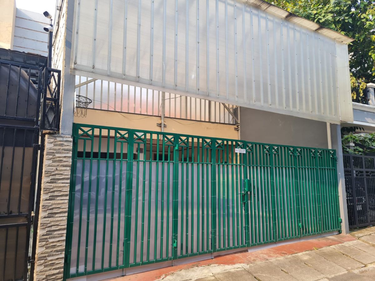 Properti terdaftar untuk dijual atau disewa - Disewa Rumah Luas Dan Strategis Di Pulo Gadung Jakarta Timur Pr2023