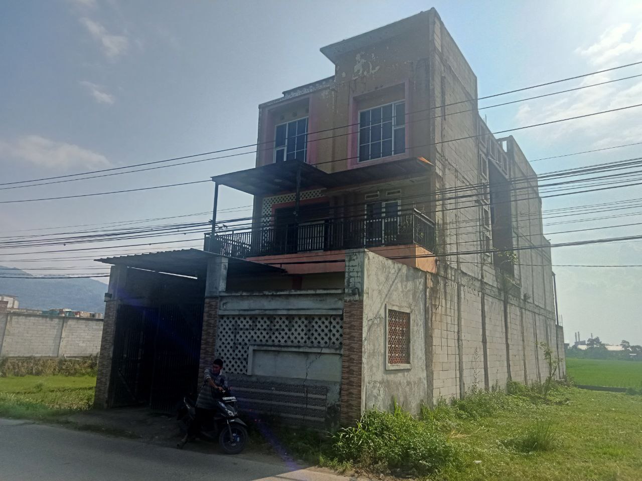 Properti terdaftar untuk dijual atau disewa - Rumah 3 Lantai Cocok Di Rubah Jadi Rukost  Rumah Kos-kosan