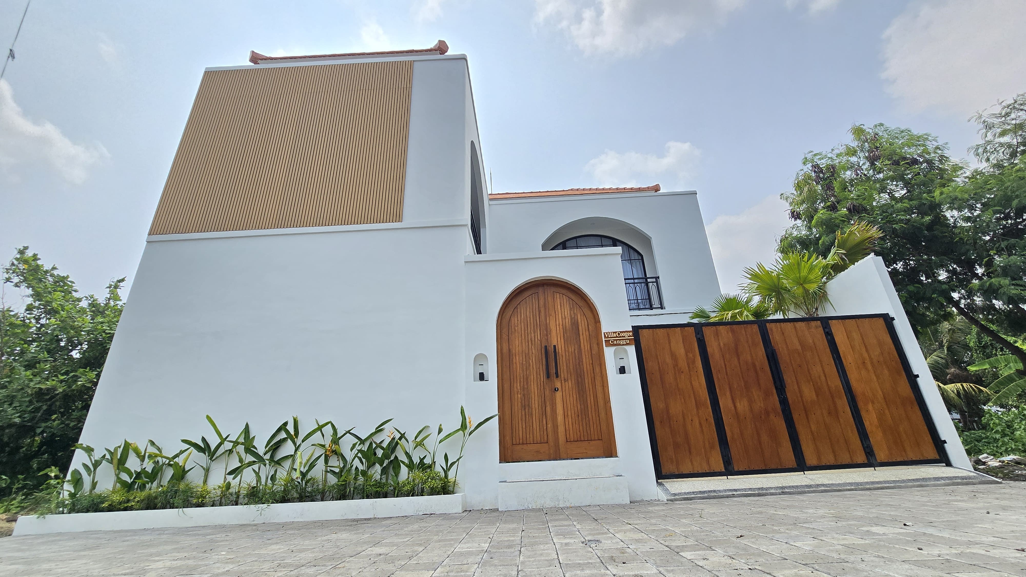 Di Jual New Villa Mediteranian Modern Daerah Canggu Mewah