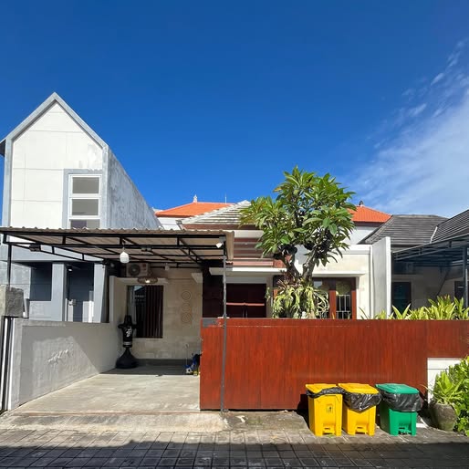 Hunian Full Furnished & Nyaman di Denpasar Timur, dekat sekolah Bali Public School, Dyatmika dengan Luas 1 Are dengan 3 Kamar Tidur dan 2 Kamar Mandi