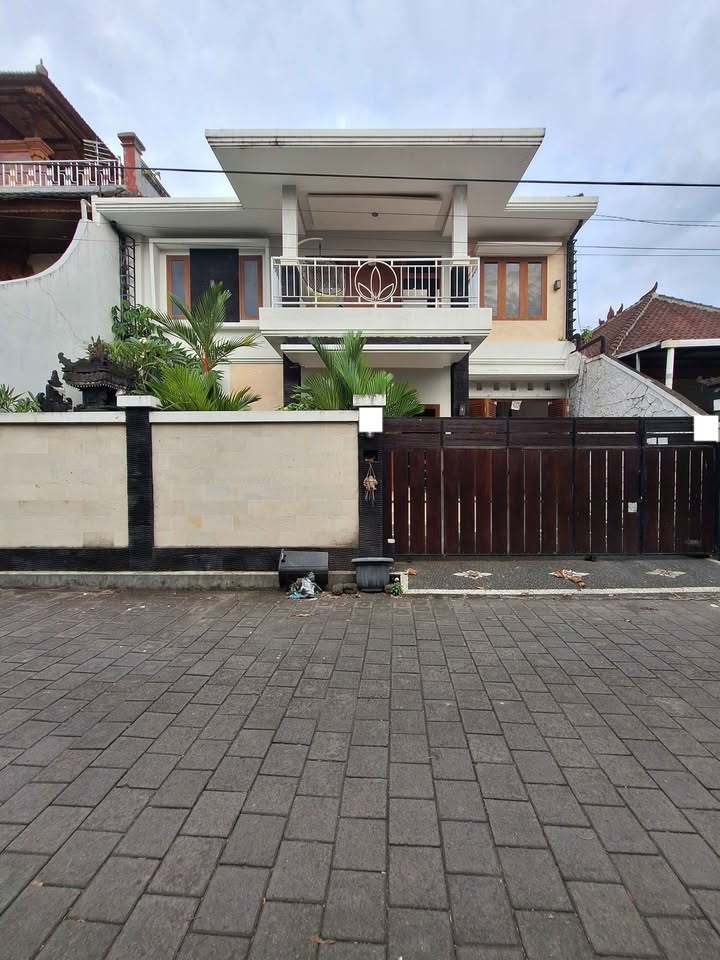 Rumah Minimalis Modern 2 Lantai di Jl Gandapura, Kesiman – Denpasar Timur