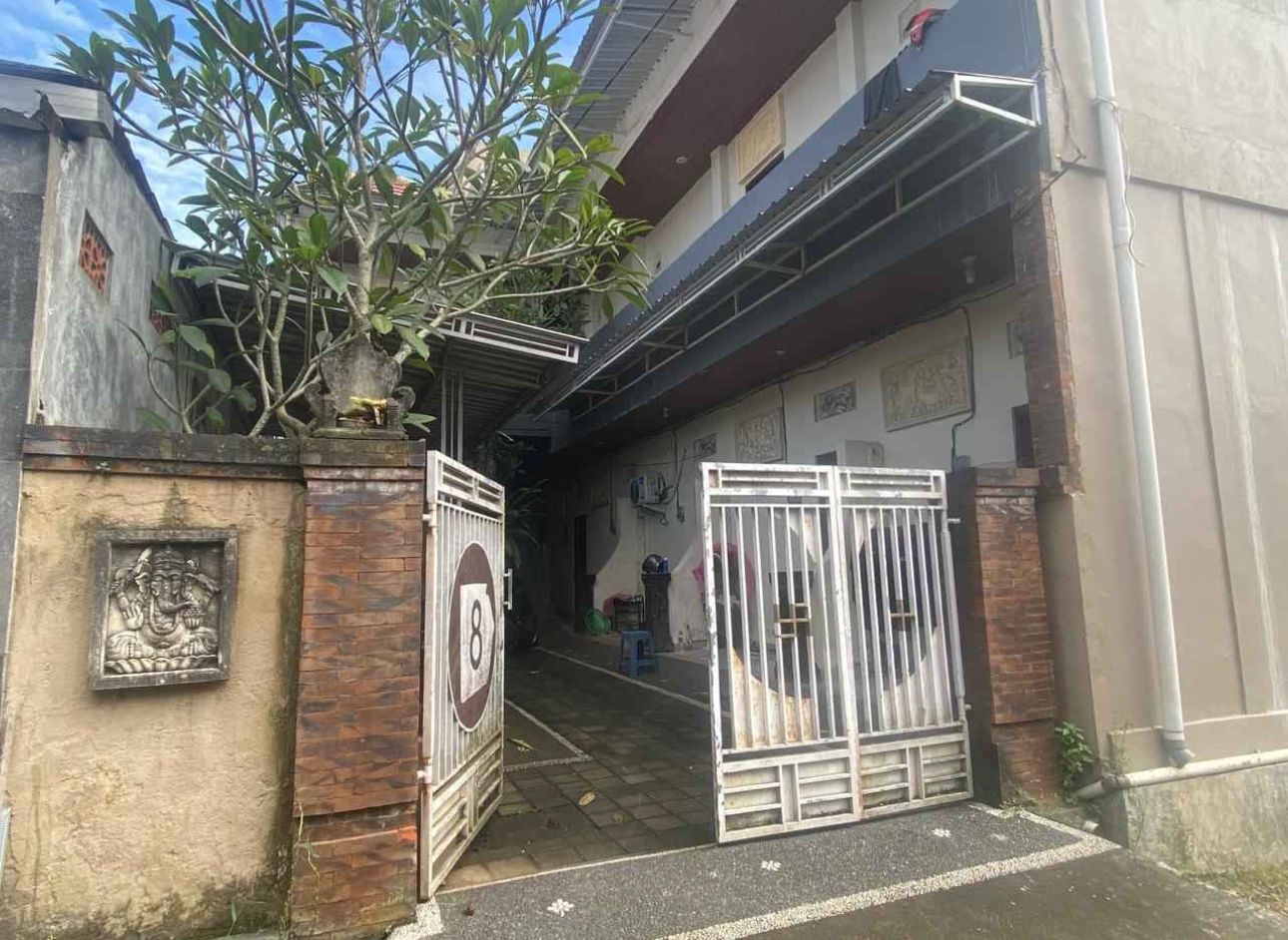 Rumah Kos 3 Lantai Full Penghuni di Angantaka Badung - 11 Kamar, SHM