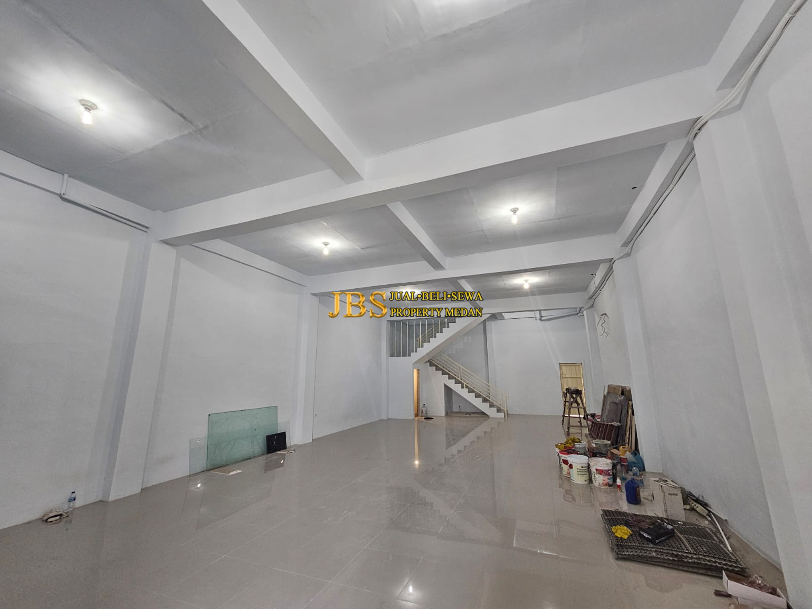 Disewakan Ruko Gandeng Hook di Komplek CBD Polonia Blok B (Sebelah Lapangan Tenis)