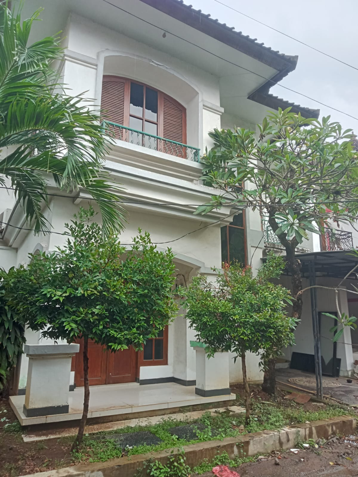 Rumah 2 Lantai Di Jayagiri Renon – One Gate Private Area Premium Cocok Hunian Keluarga