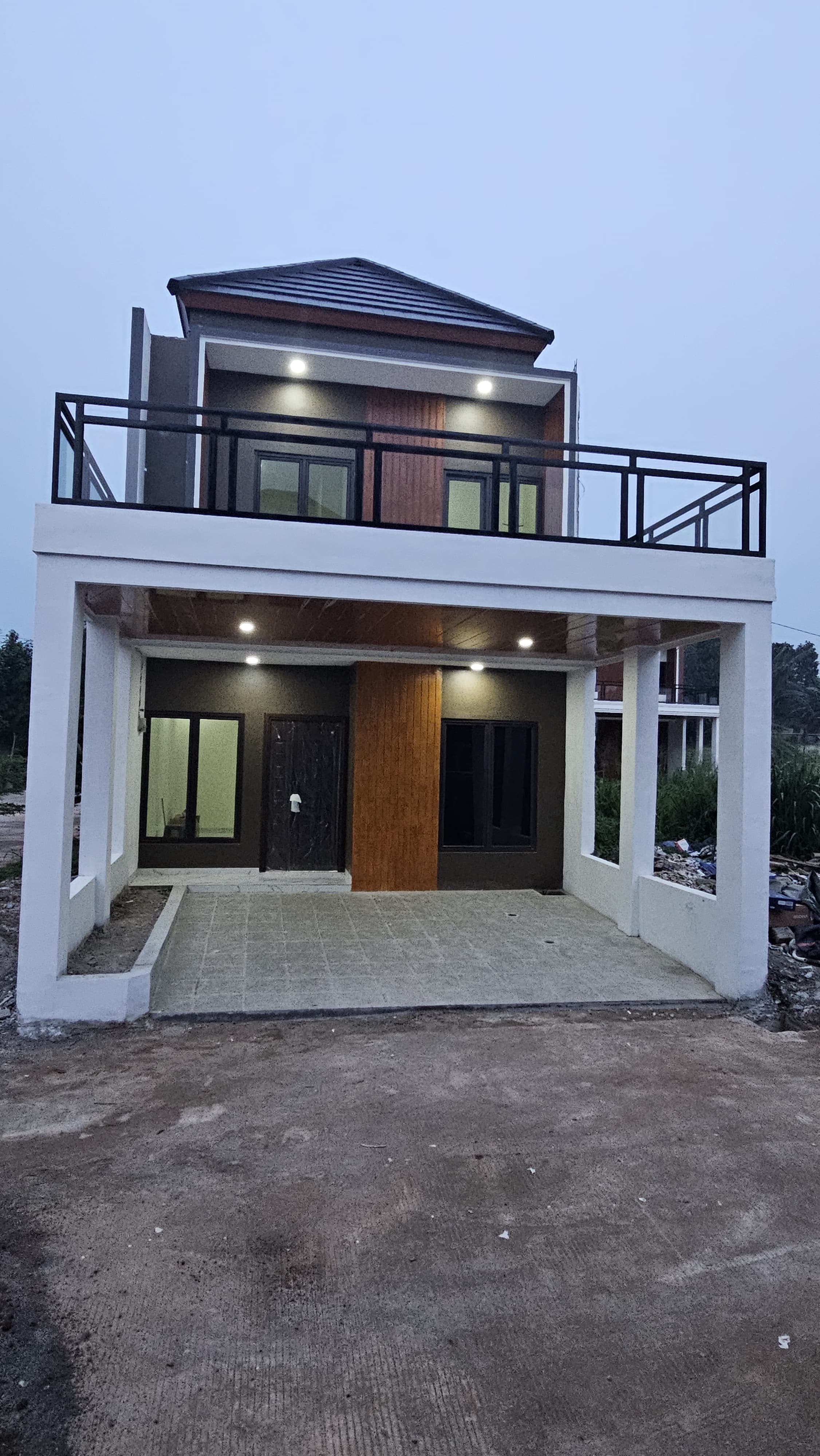 Rumah cluster mewah pinggir jalan raya utama , 5menit ke pintu tol Jatiwarna