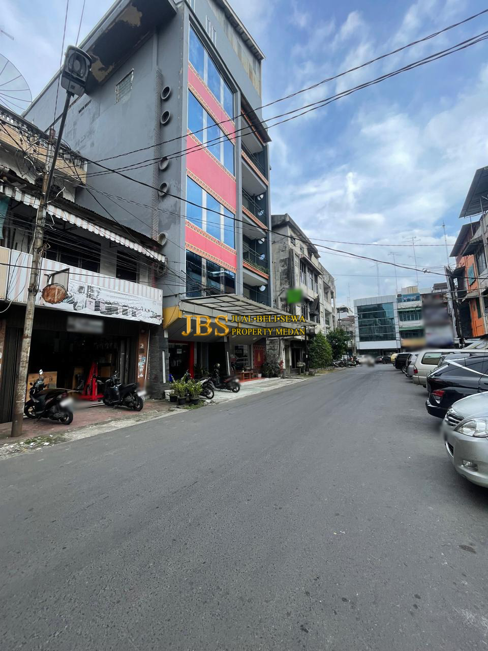 Dijual Ruko 2,5 Tingkat Siap Huni di Jalan Semarang (Pusat Bisnis) - Medan