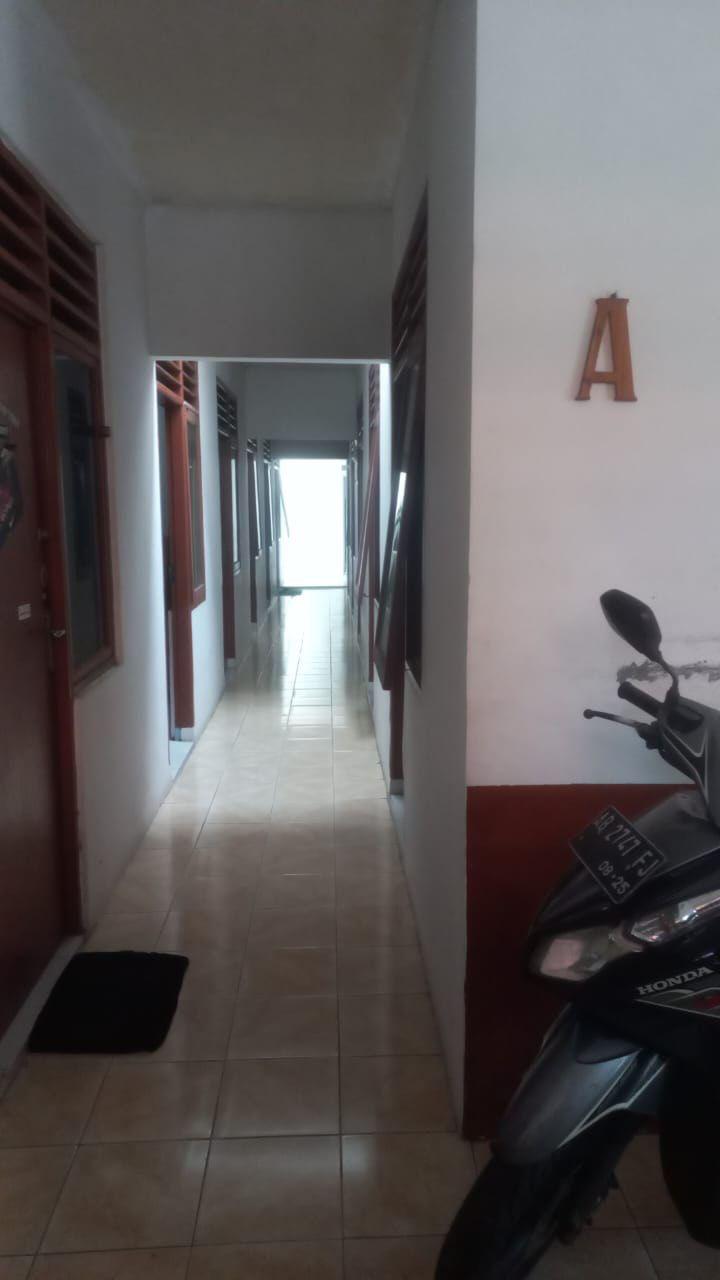 Rumah kosan 22 kamar di belakang STAN