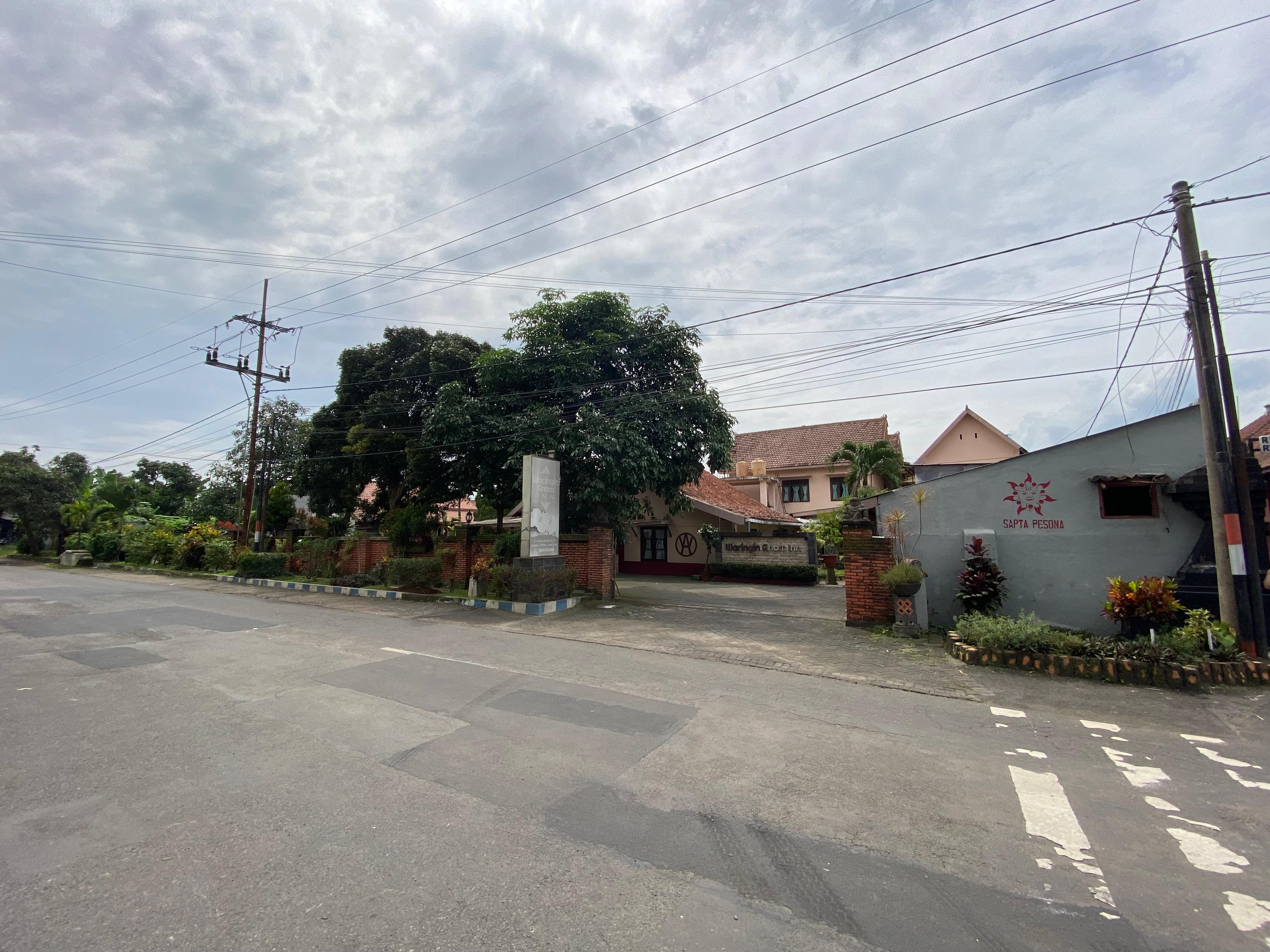 Hotel Legendaris dan Rumah Strategis