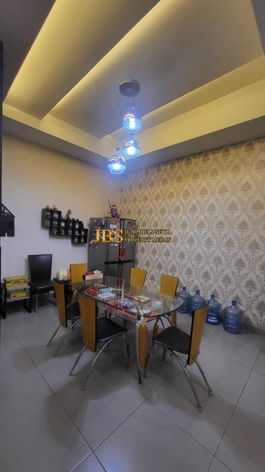 Rumah 2,5 Tingkat Dijual di Komplek Cemara Asri Medan Jalan Azalea 4