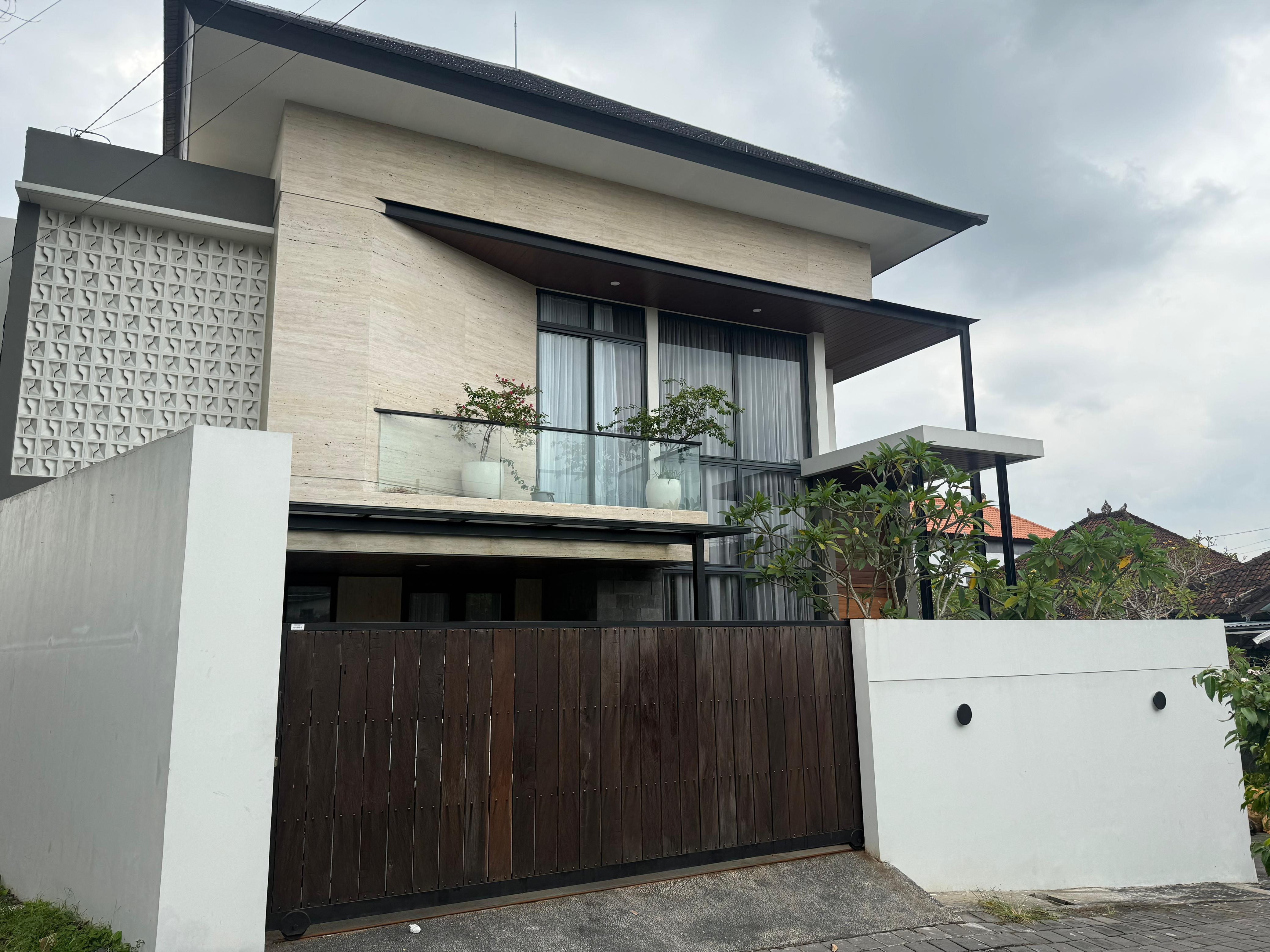 Rumah Semi Villa 4KT Siap Huni - Peguyangan Denpasar Utara | PRPD430