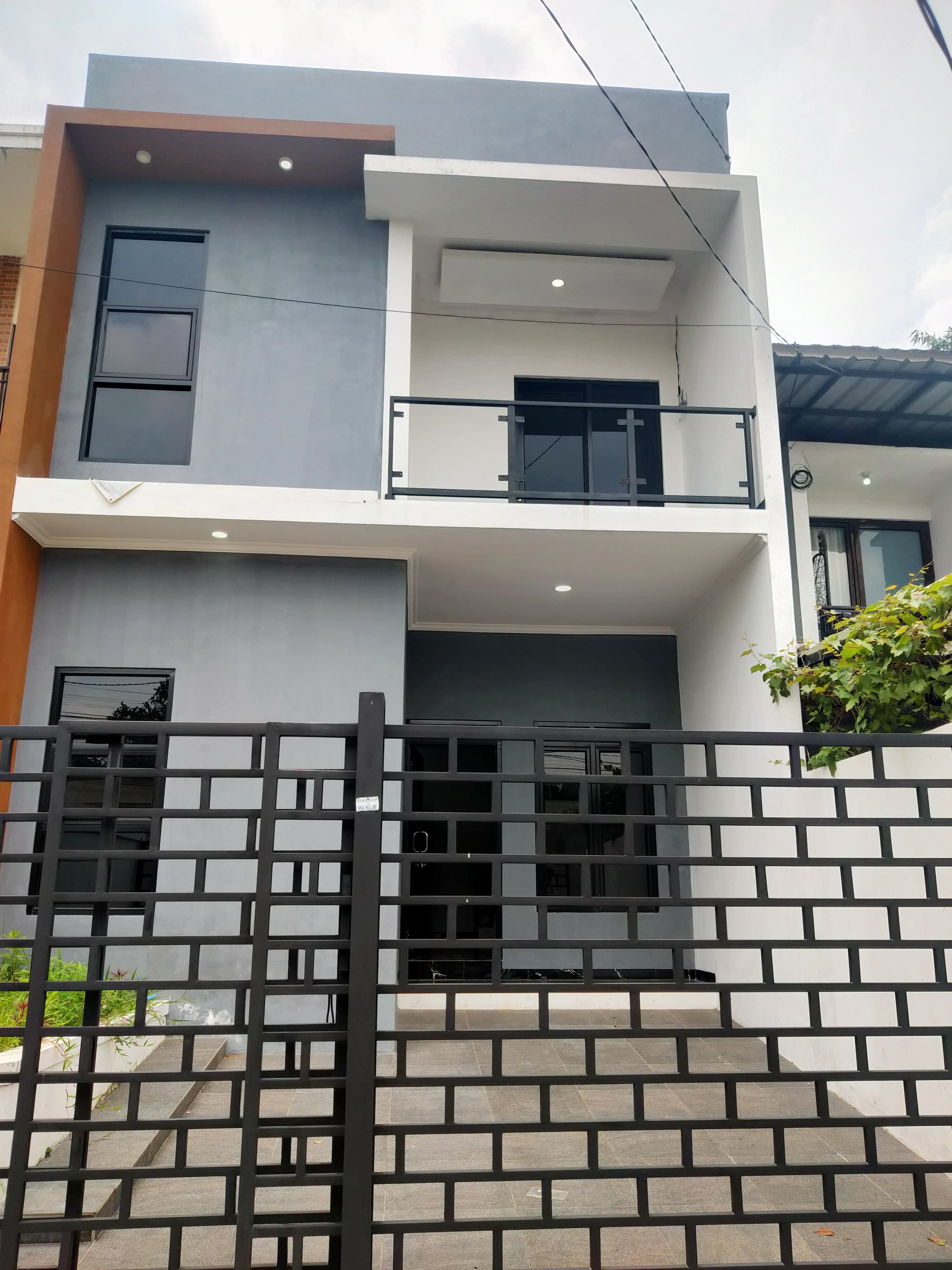 RUMAH READY 2 LANTAI SEMI FURNISH DI BANTARJATI KOTA BOGOR