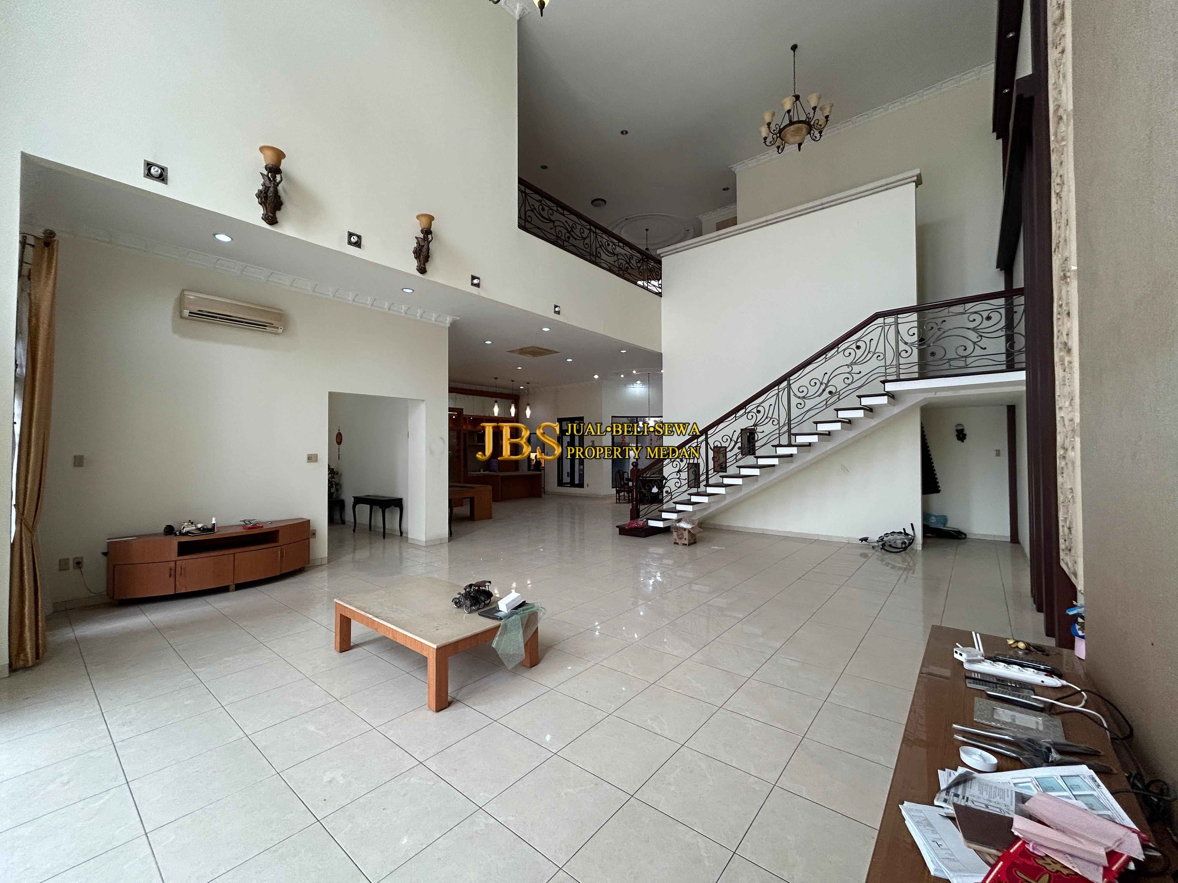 Dijual Rumah Siap Huni Furnish di Komplek Malibu Indah (Dekat Club House) - Medan