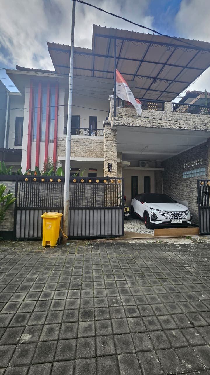 Rumah Cantik Strategis 3 Kamar Tidur One Gate System Dekat Kuta Kerobokan Badung Bali